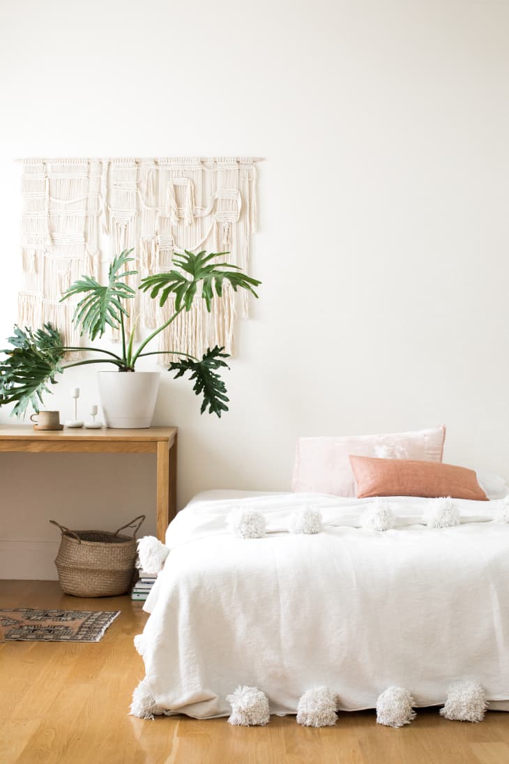 36 Minimalist Bedroom Ideas for a Calm Space Apartment Therapy